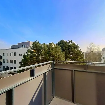 Air-conditioned 2 Apartment, With Terrace, Rovinka, 302 アパート *