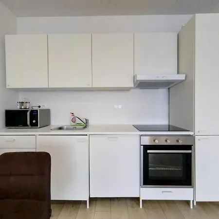 Air-conditioned 2 Apartment, With Terrace, Rovinka, 302 アパート Rovinka