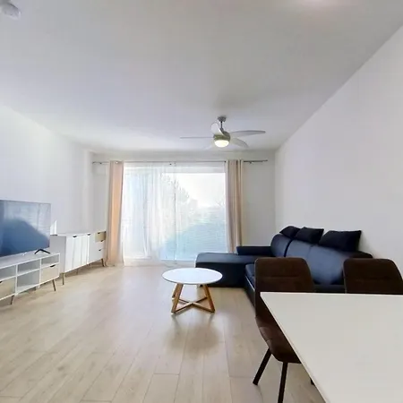Air-conditioned 2 Apartment, With Terrace, Rovinka, 302 アパート Rovinka