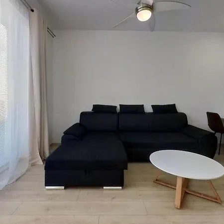 Air-conditioned 2 Apartment, With Terrace, Rovinka, 302 アパート Rovinka