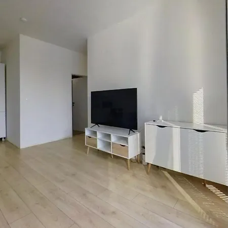 アパート Air-conditioned 2 Apartment, With Terrace, Rovinka, 302