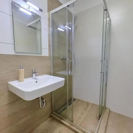 Air-conditioned 2 Apartment, With Terrace, Rovinka, 302 アパート *